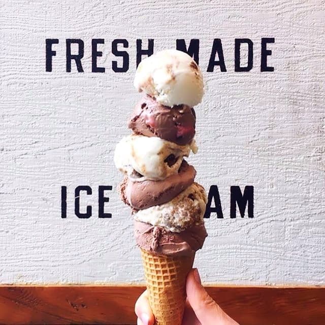 5 Restaurants You Need to Be Following on Instagram Social Media for